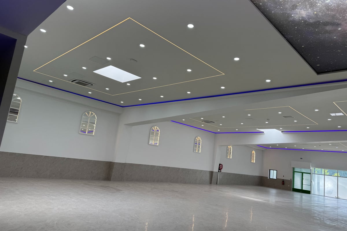 Salle de réception Le Festif à Chambly avec éclairage moderne